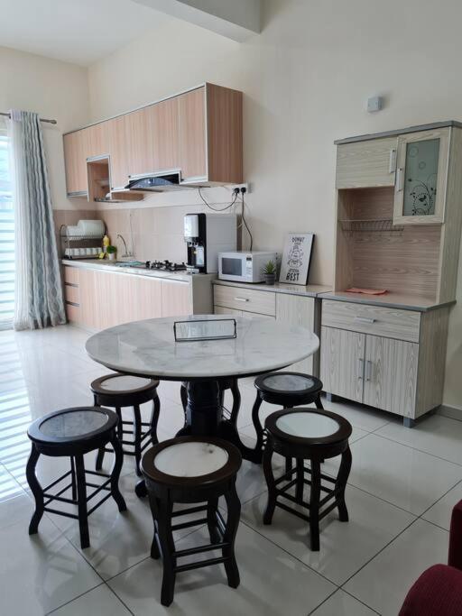 3Storey House 13Pax Family Suite Bayan Lepas Luaran gambar